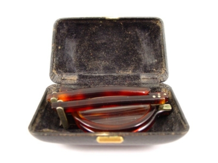 antique-folding-glasses-vintage-1057